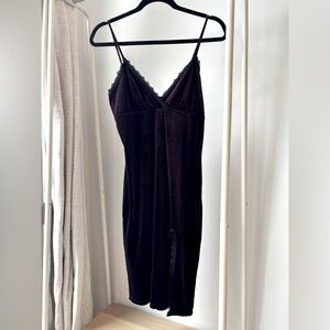 FOREVER 21  |  Burgundy Velvet Lace Trim Bodycon Midi Dress with Slit